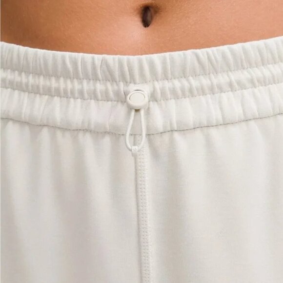 Lululemon Softstreme High-Rise Straight-Leg Cropped Pant Size 4 - Picture 3 of 9